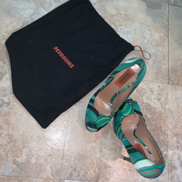 Gorgeous Missoni Heels - Picture 2 of 7